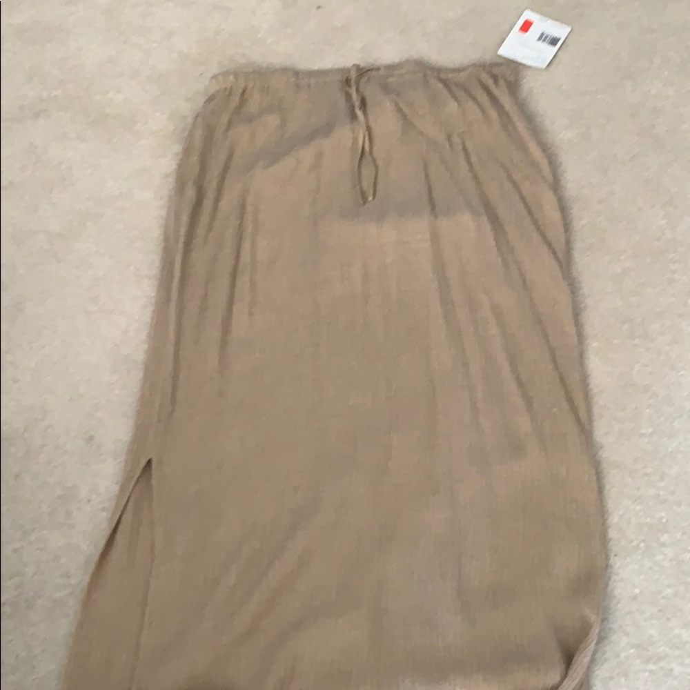 Liz Claiborne tan maxi skirt